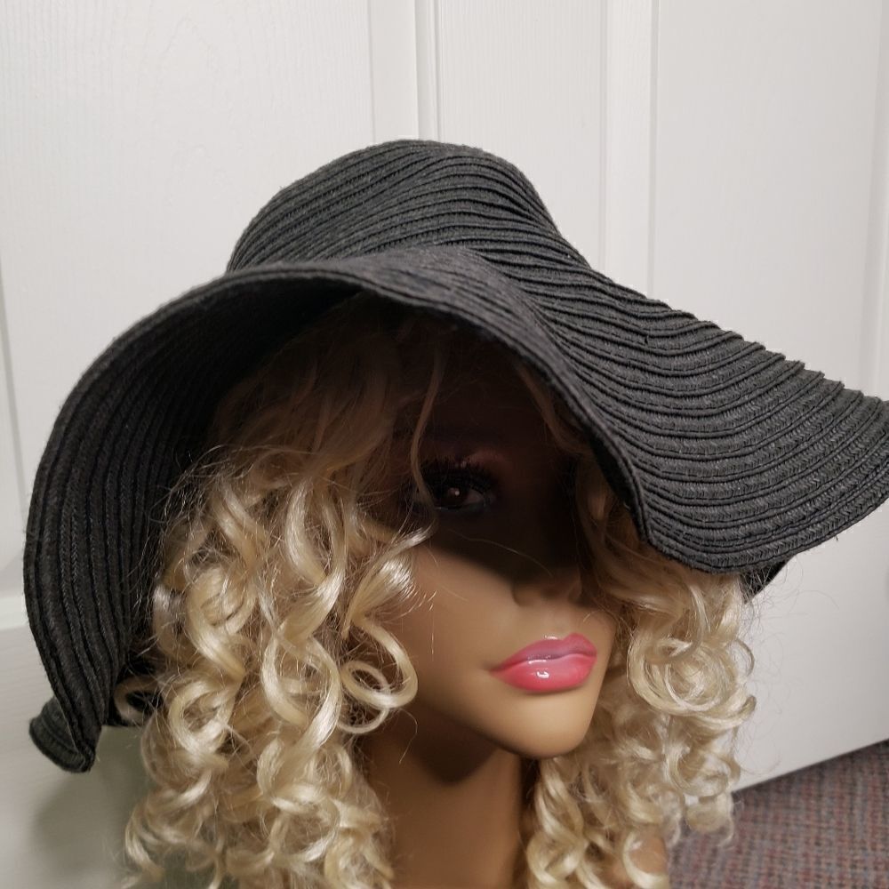 Sun Hat - Picture 2 of 8